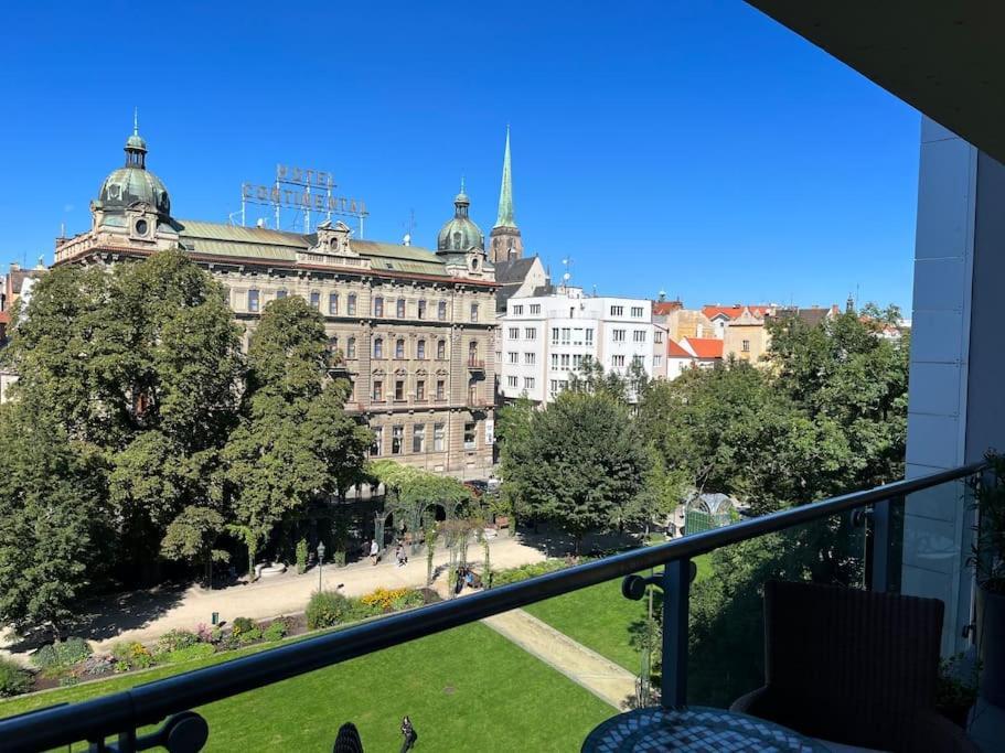 Apartment In Historical Center With Park View Plzeň Exterior foto